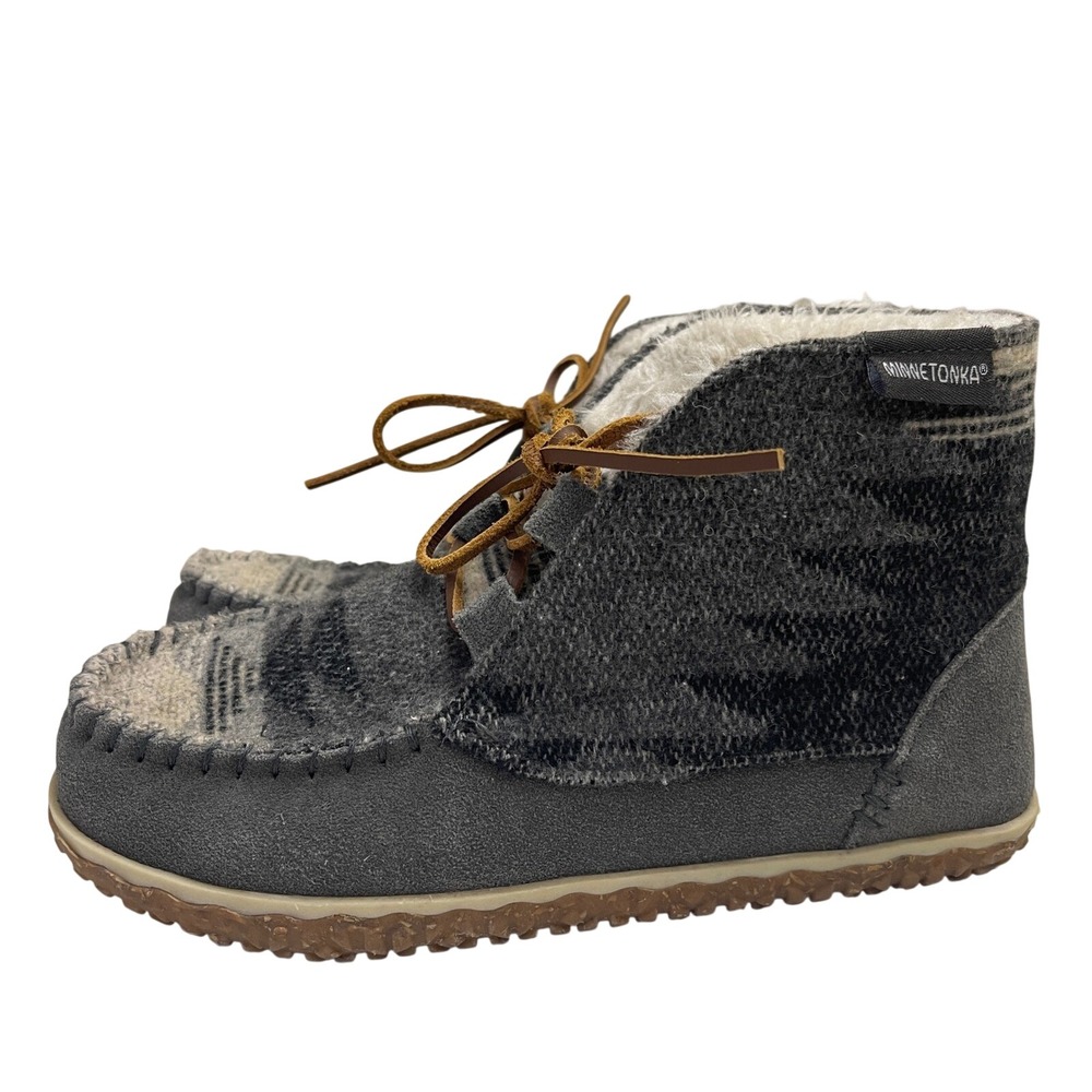 Minnetonka Torrey Moccasin Boot Womens 7‎ Grey Southwestern Faux Fur Ankle 40144